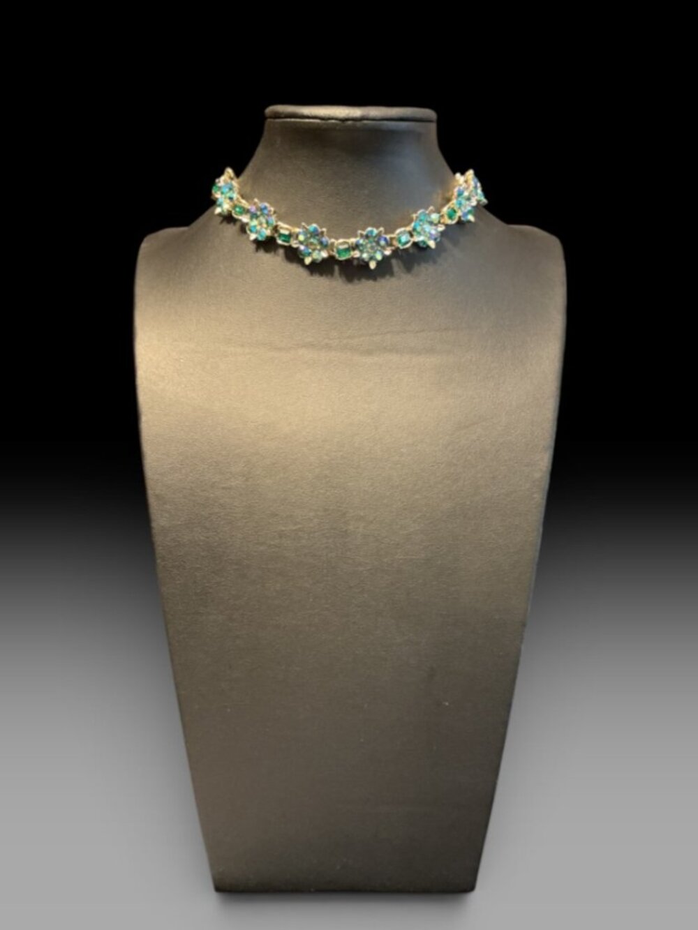 Vintage Green AB Rhinestone Floral Necklace Emerald Glass Gold Tone 14” Choker
